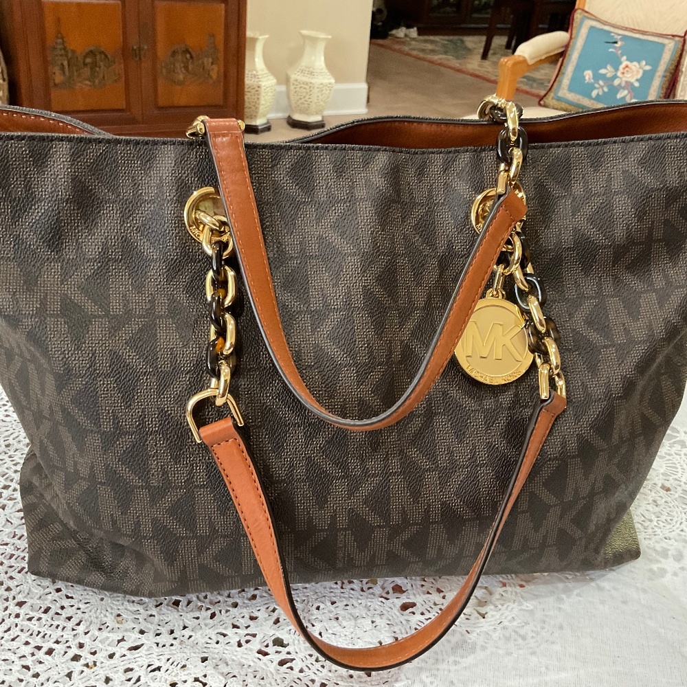 Michael Kors totes/shoulder brown canvas